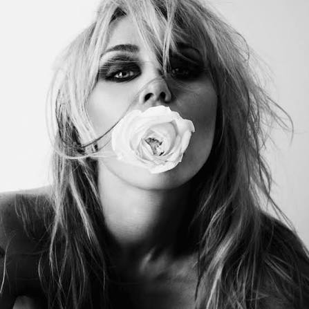 Miley Cyrus - Bass Persuades (Vinyl LP)